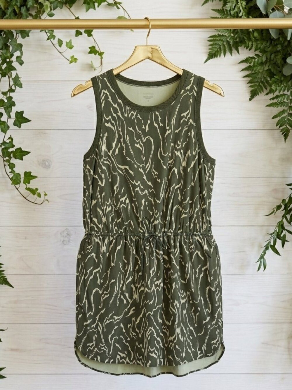 Athleta Rincon Print Dress L Olive Green Abstract Drawstring Waist Lightweight